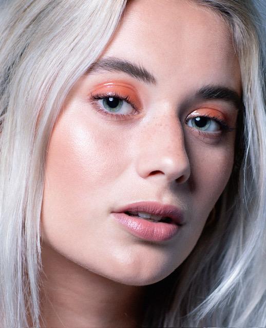 photo shoot light makeup